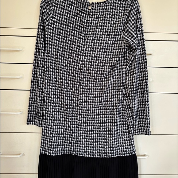 Black & White Houndstooth Long Sleeve Dress - Picture 2 of 5